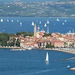 Sea View Terrace * איזולה